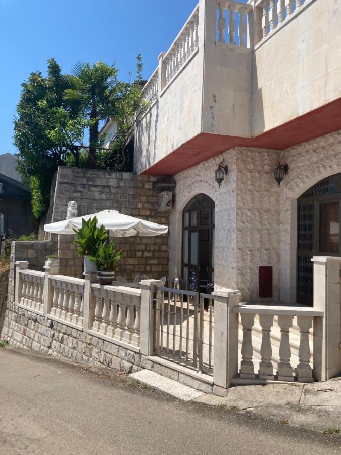 Guest House Vila Eli Herceg Novi Buitenkant foto