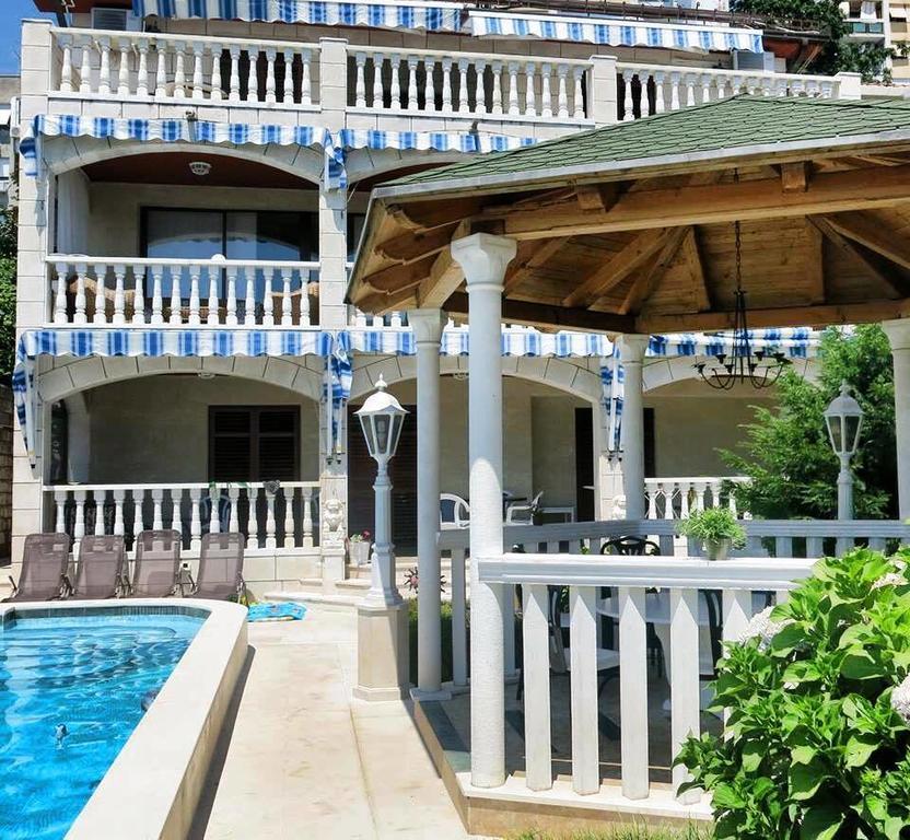 Guest House Vila Eli Herceg Novi Buitenkant foto
